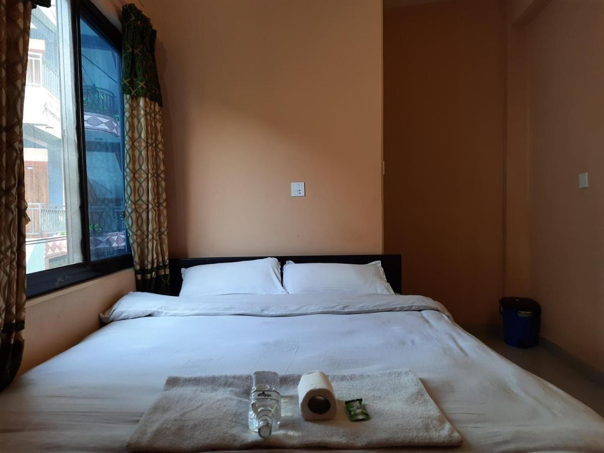 Hotel Eagle Zone Покхара Экстерьер фото