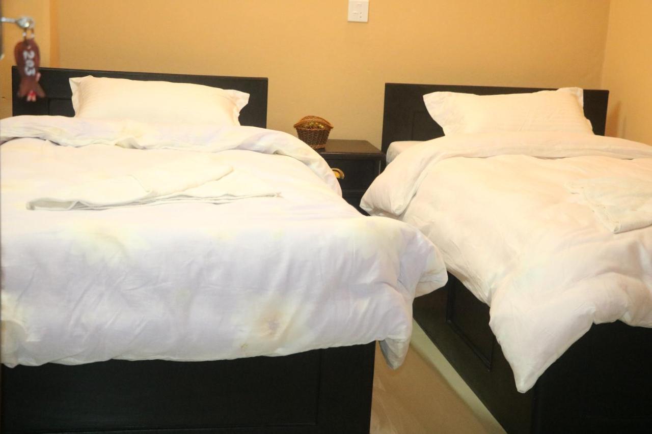 Hotel Eagle Zone Покхара Экстерьер фото