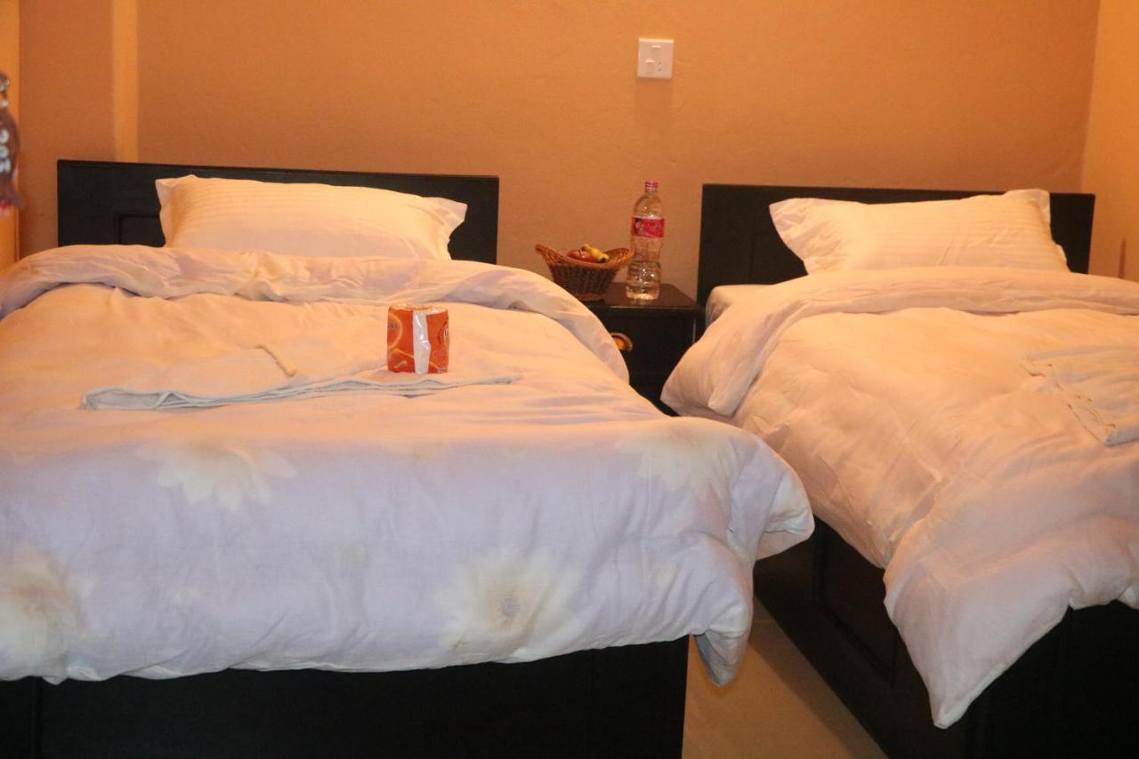 Hotel Eagle Zone Покхара Экстерьер фото