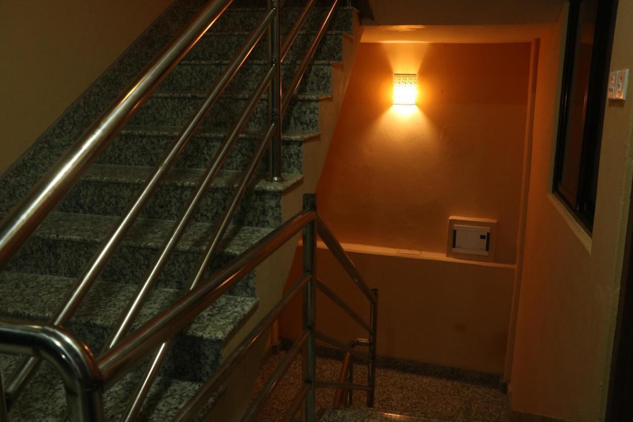 Hotel Eagle Zone Покхара Экстерьер фото